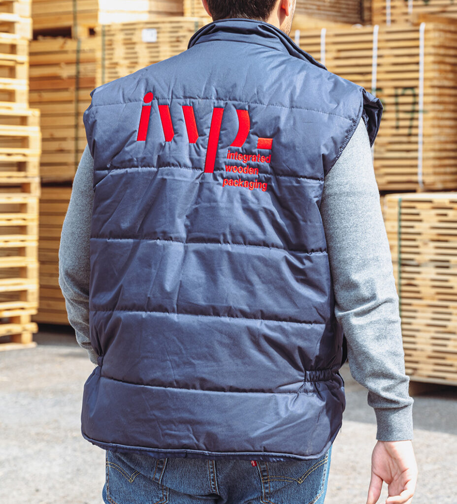 η ομάδα της IWP με εμπειρία στη βιομηχανική συσκευασία